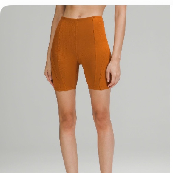 “Butternut Brown” 8 inch high rise ribbed, yoga short size 14 - Picture 4 of 4